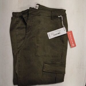 Niki Cargo Olive Cropped Pants